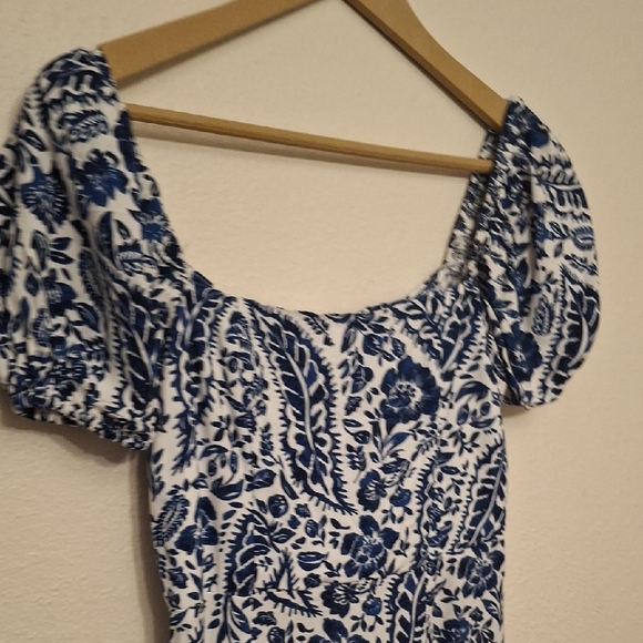 Chic Blue and White Floral Midi Dress - Picture 6 of 8